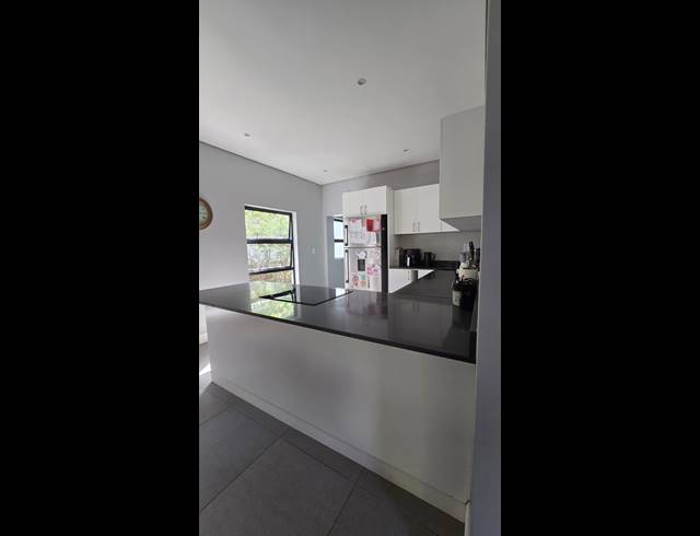 3 BEDROOM FREESTANDING FOR SALE IN PALM LAKES ESTATE